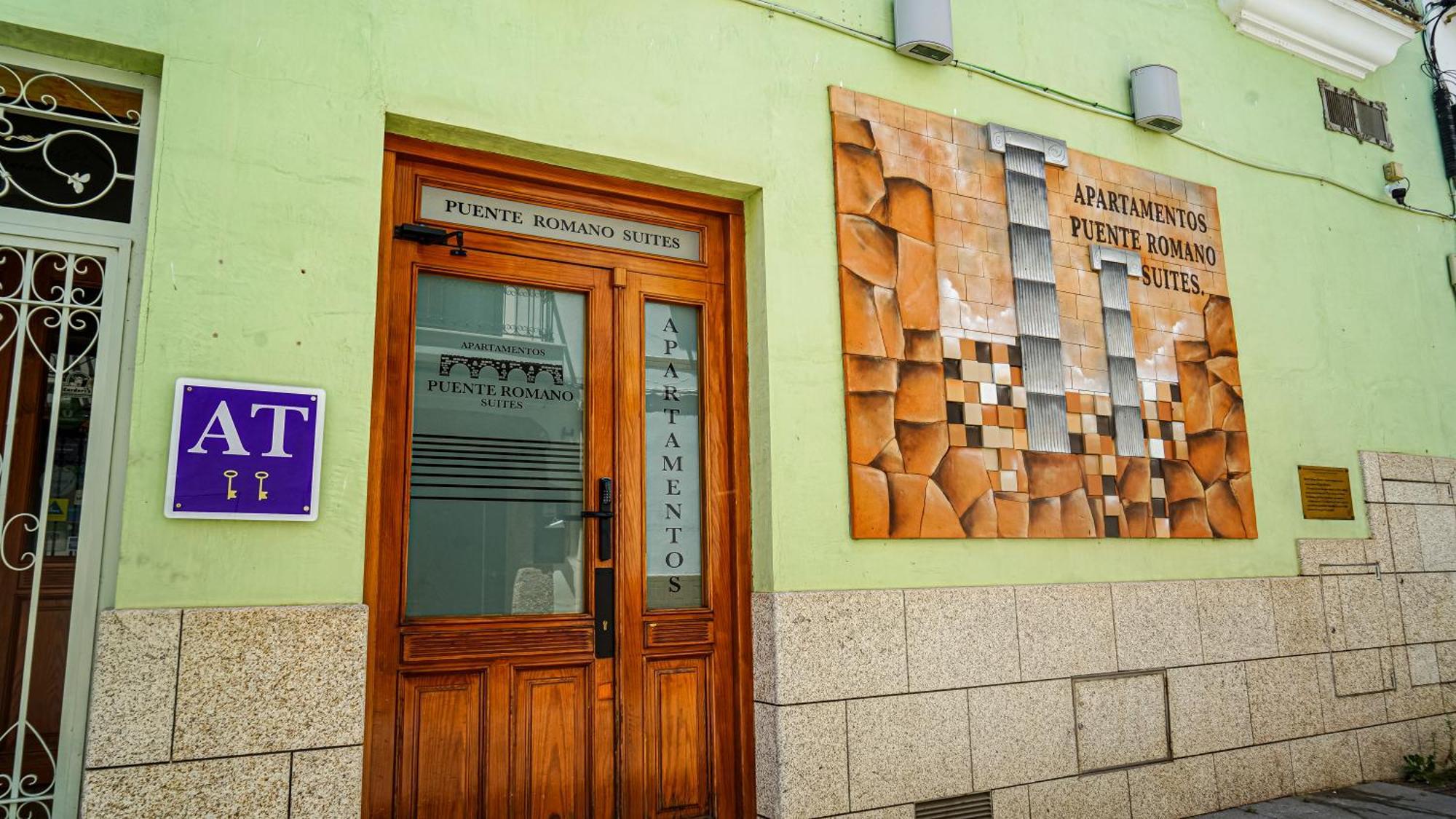 Apartamentos Puente Romano Suites Mérida Luaran gambar