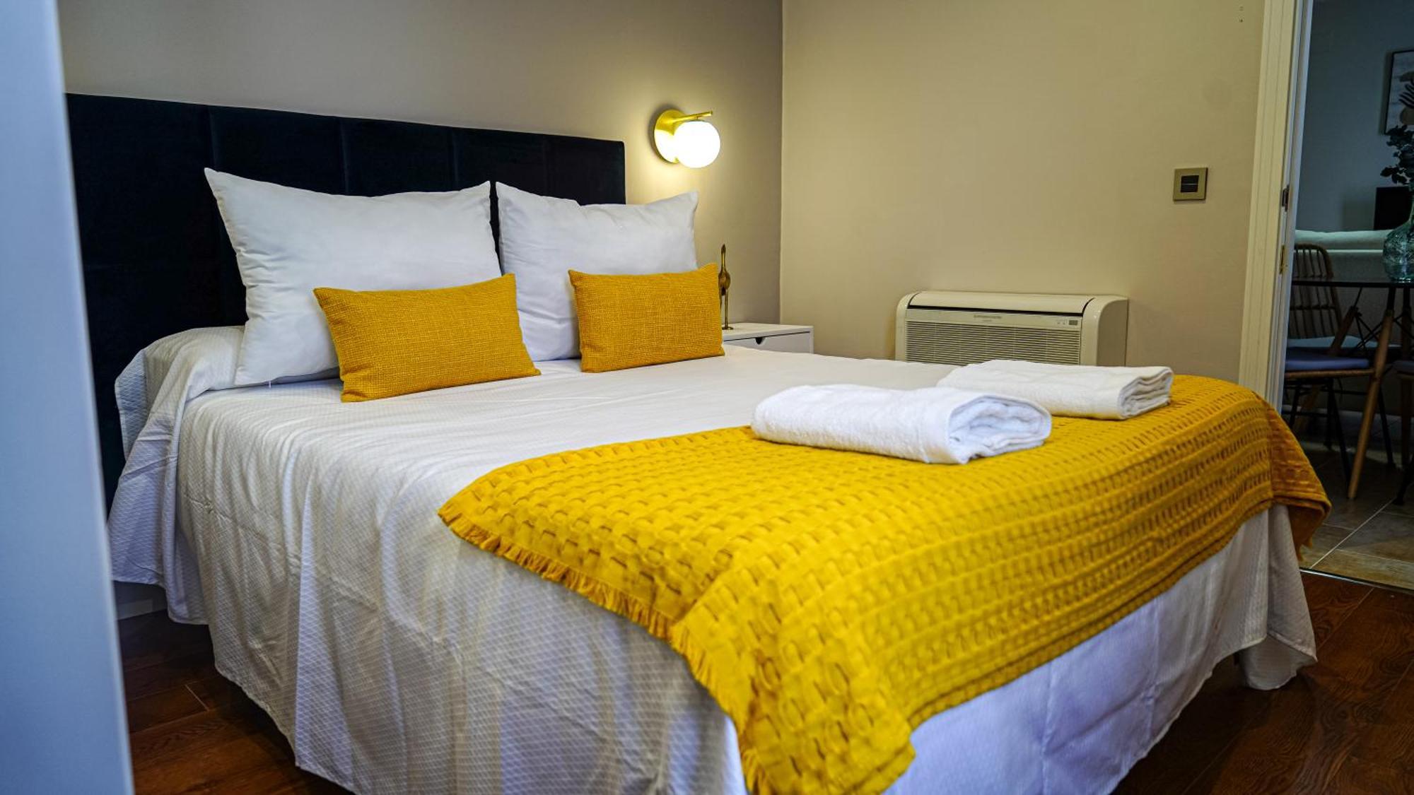 Apartamentos Puente Romano Suites Mérida Luaran gambar