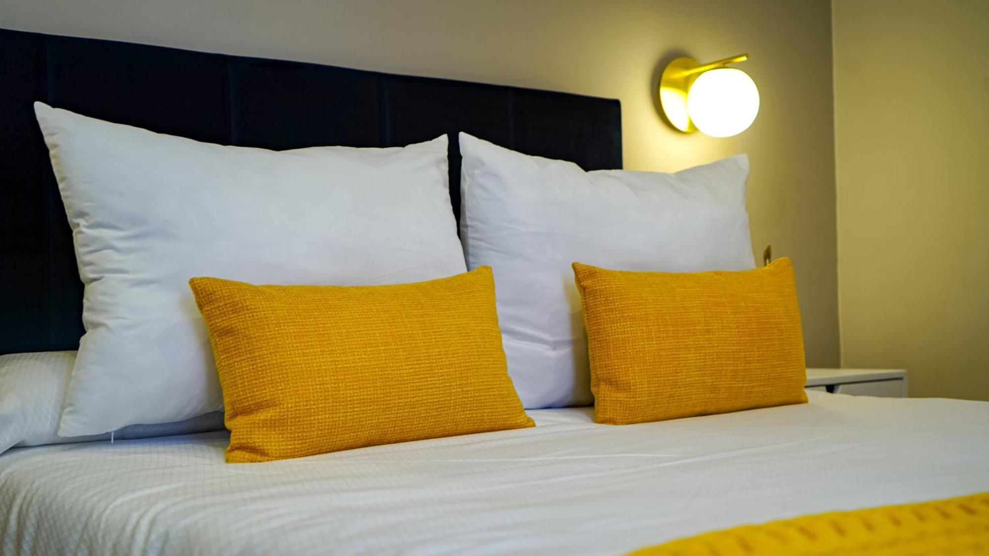Apartamentos Puente Romano Suites Mérida Luaran gambar