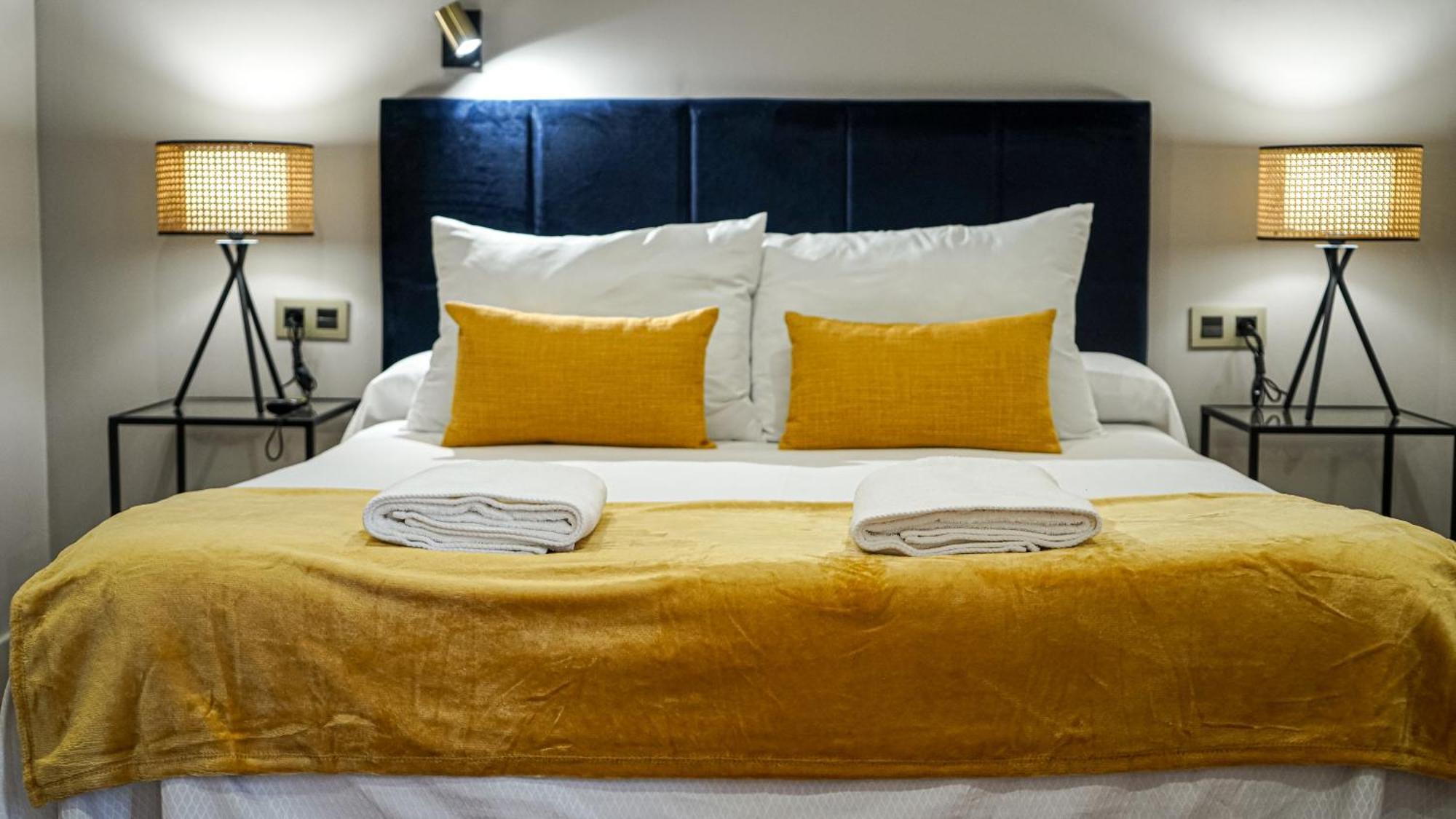 Apartamentos Puente Romano Suites Mérida Luaran gambar