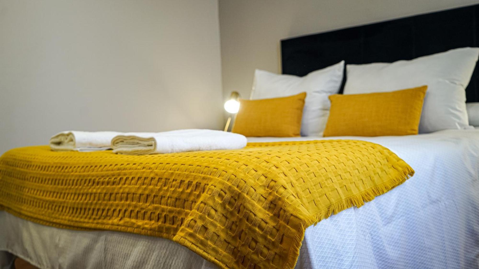 Apartamentos Puente Romano Suites Mérida Luaran gambar