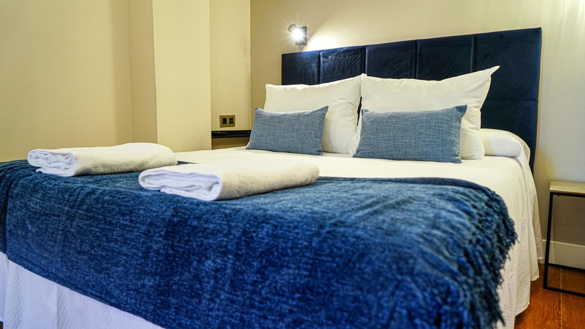 Apartamentos Puente Romano Suites Mérida Luaran gambar